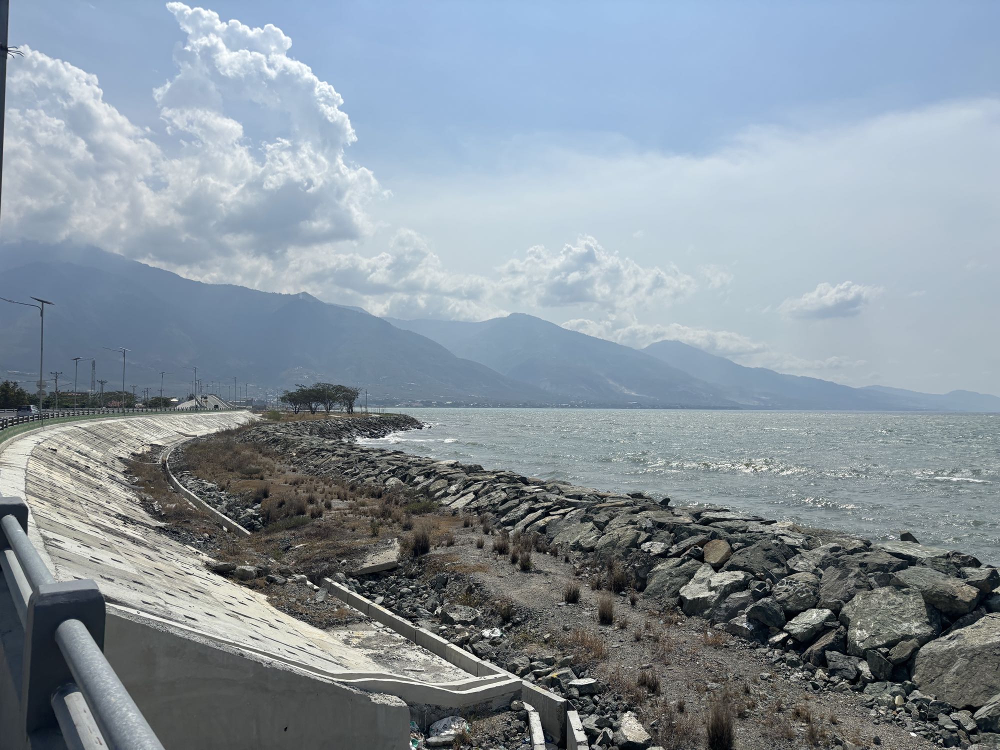 The windy coastline of Palu with beautiful ocean views
