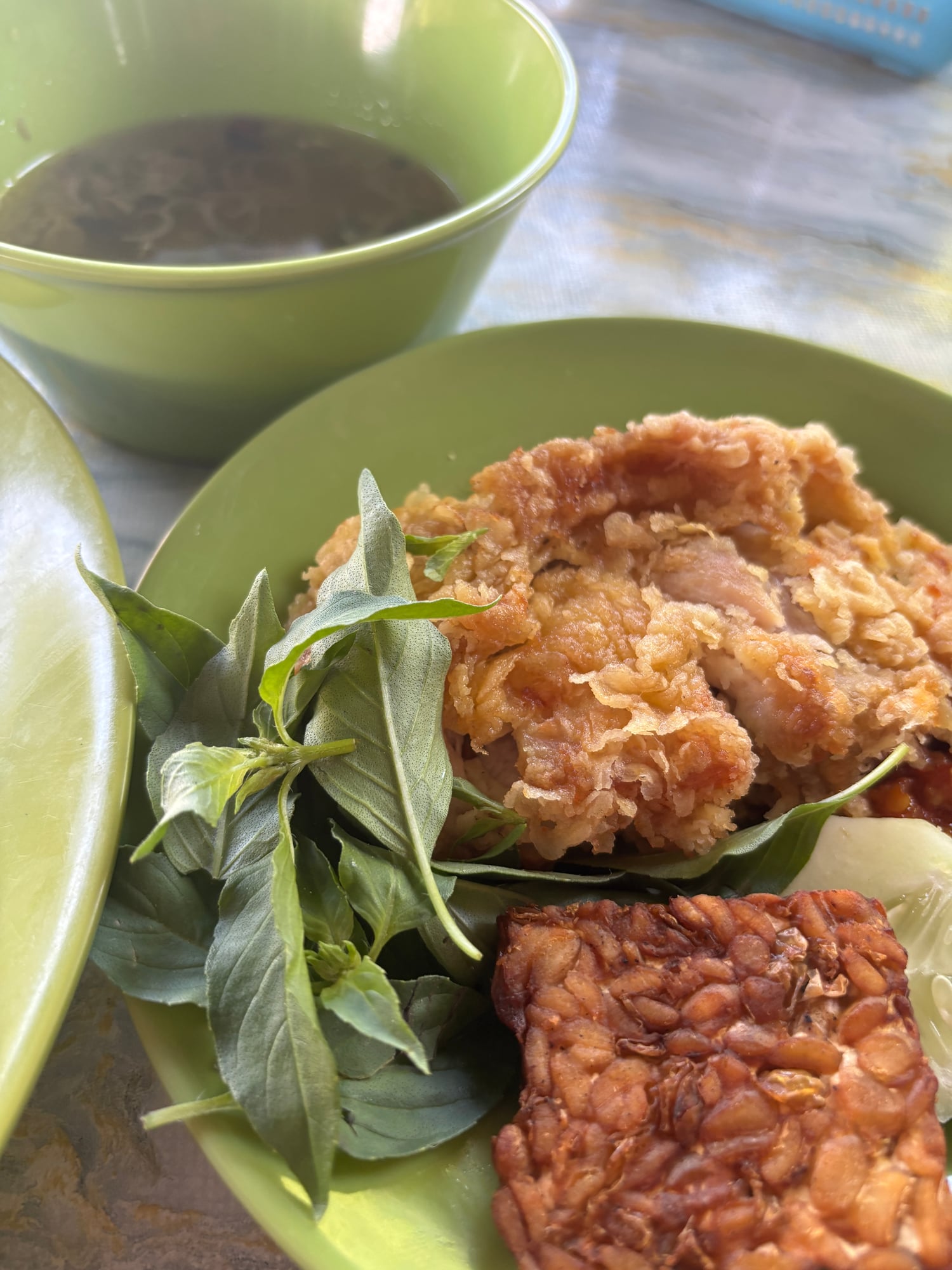 A plate of fried chicken from a local Nunukan street vendor