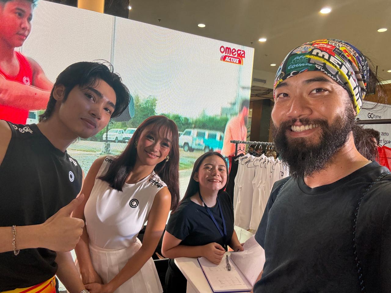 People met at a sports event booth at G-Mall Cebu