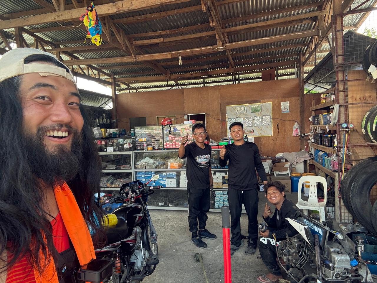 A local who gave me banana cue and water just as I was running on empty before reaching Guihulngan