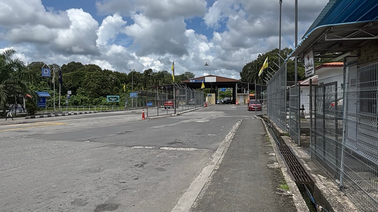 The border checkpoint between Brunei and Malaysia