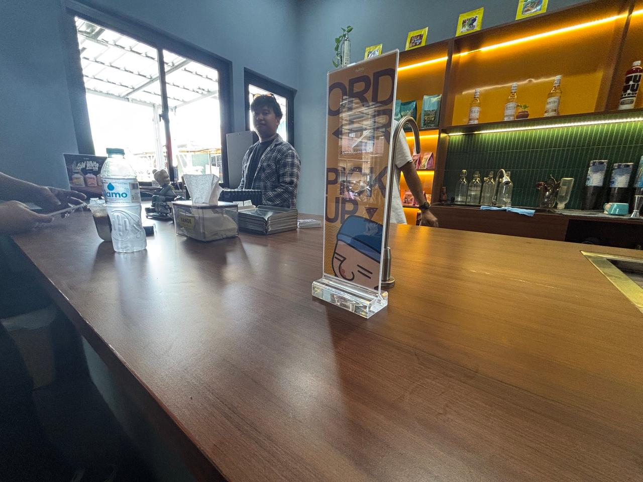 Bagian dalam Hatori Cafe di Tarakan