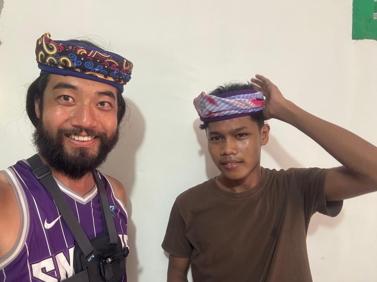 Tampilan dekat topi anyaman tradisional buatan tangan hasil karya pengrajin Tarakan