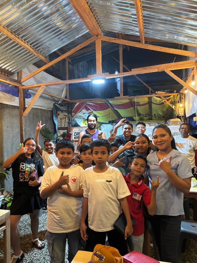 【Ambon Travel Diary】$1.30 Street Food & Crashing a Local Kids' Gathering!