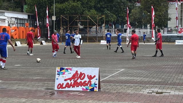 No-Running Soccer & $1.60 Lunches: A Perfect Day Exploring Indonesia's Streets