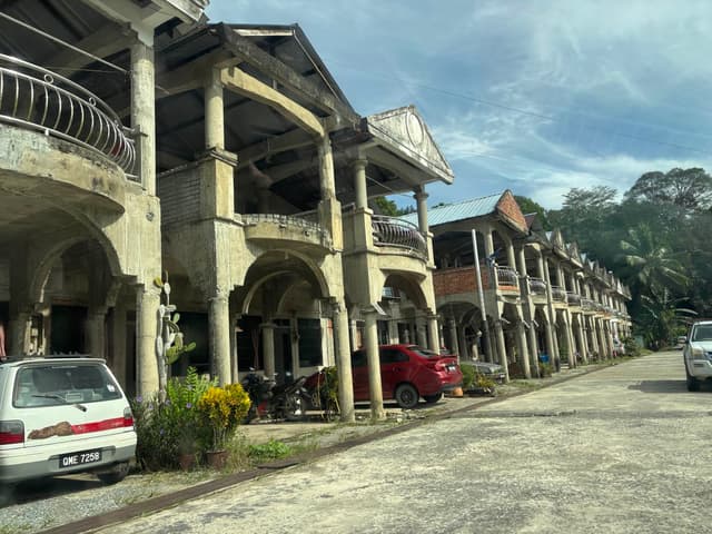 Goodbye Limbang: Traditional Longhouses, Crocodile Warnings, and the Bittersweet Reality of Travel