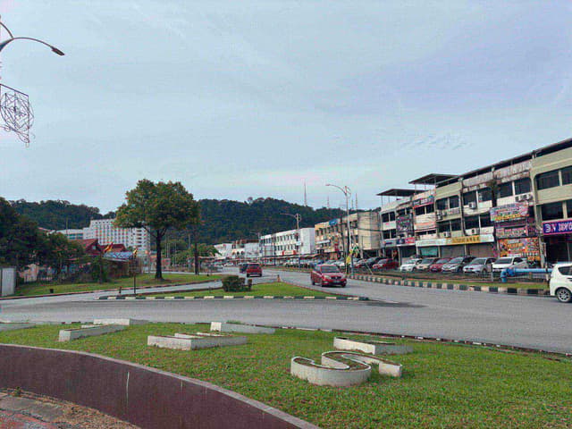 Saved by Kindness: Crossing the Border from Malaysia to Bangar, Brunei!