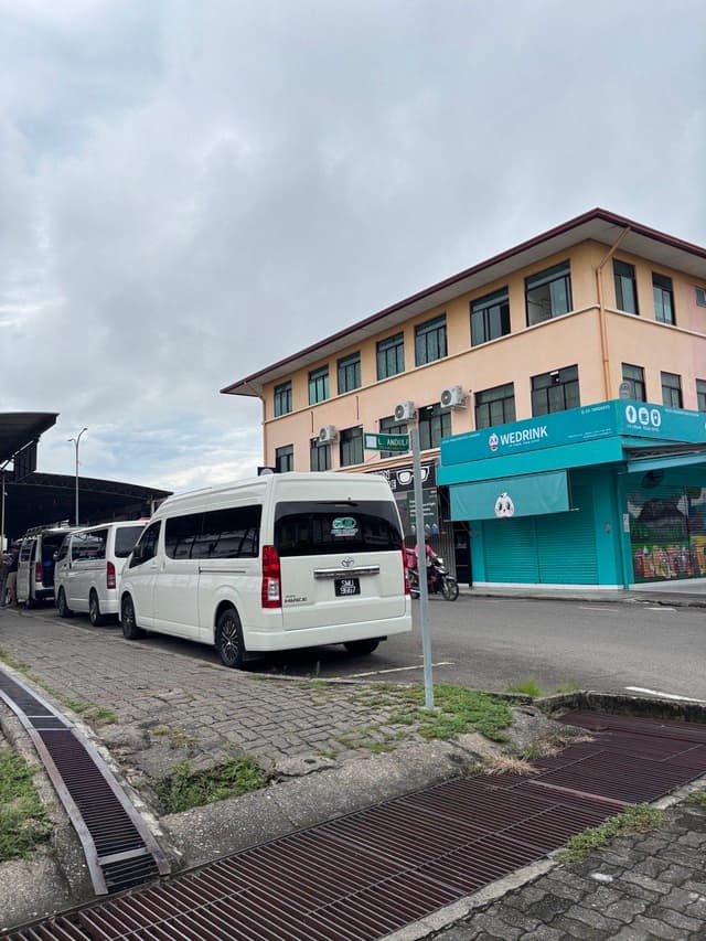 The Bounciest Bus Ride Ever: A 7-Hour Journey to Tawau & Unexpected Malaysian Hospitality