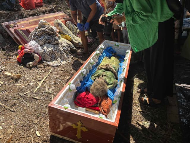 Where the Living Embrace the Dead: Inside Tana Toraja's Ma'nene Ritual
