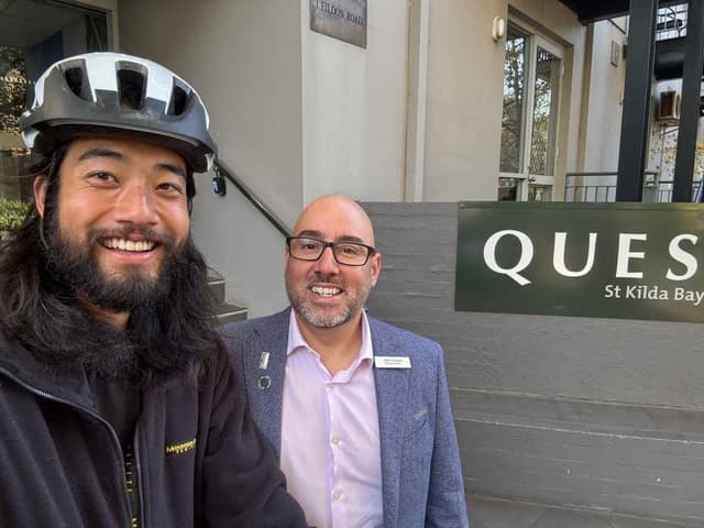 🇦🇺 Farewell to Melbourne: Coffee, Gifts, and an Unexpected Encounter