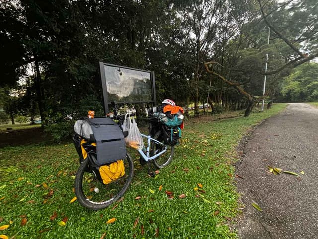 🇲🇾 A Long Ride to Sitiawan: Struggles, Kindness, and a Surprising Hotel Stay