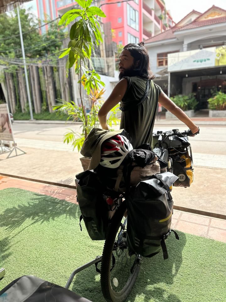 🇰🇭 Leaving Siem Reap: A Day of Goodbyes, Rainstorms, and Unexpected Shelter