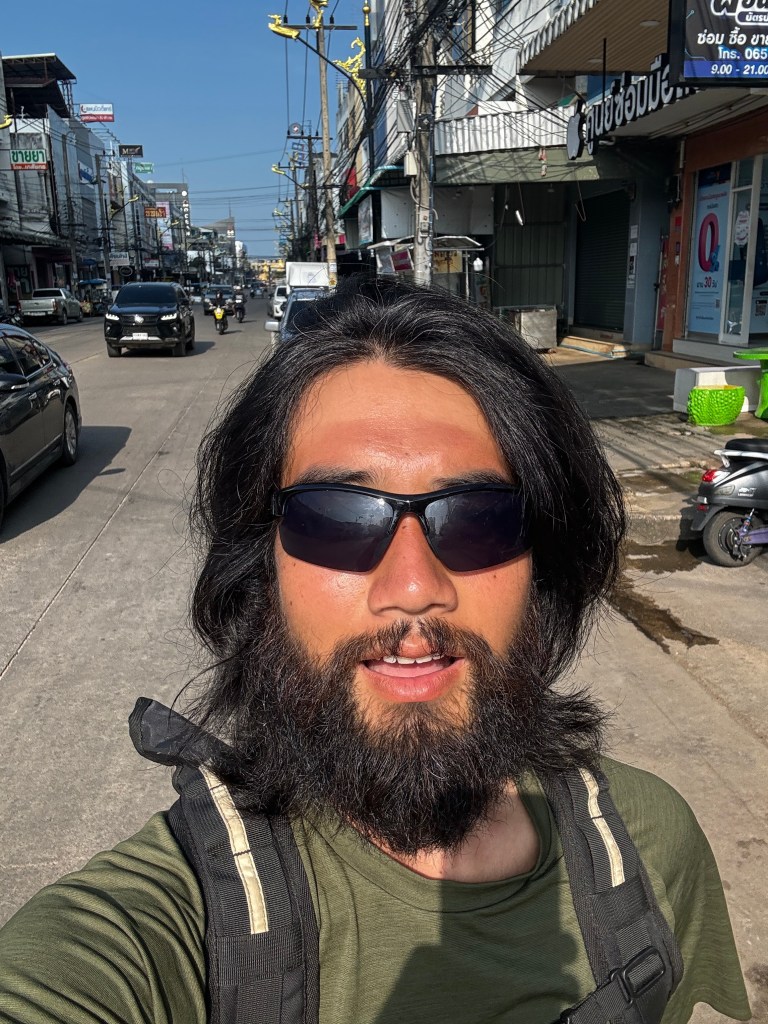 🇹🇭 A Day in Chumphon: Kindness, Conversations, and Quiet Streets