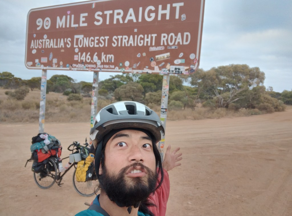 🇦🇺 Cycling the Nullarbor Day 4: Silence, a Rare Meeting, and Endless Stars
