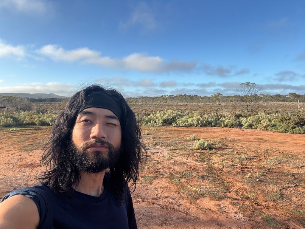 🇦🇺 Cycling to Munglinup: A Hot Day, a Cold Drink, and Quiet Camp Life