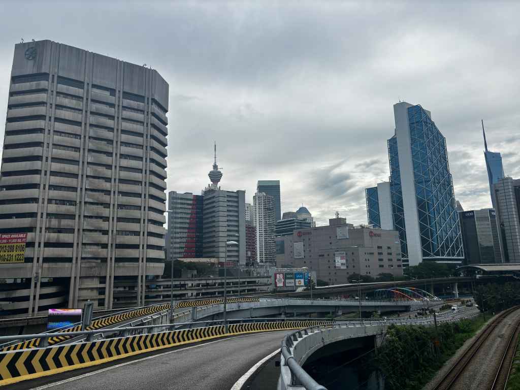 🇲🇾 Goodbye Kuala Lumpur: Cycling Through Challenges and Unexpected Kindness