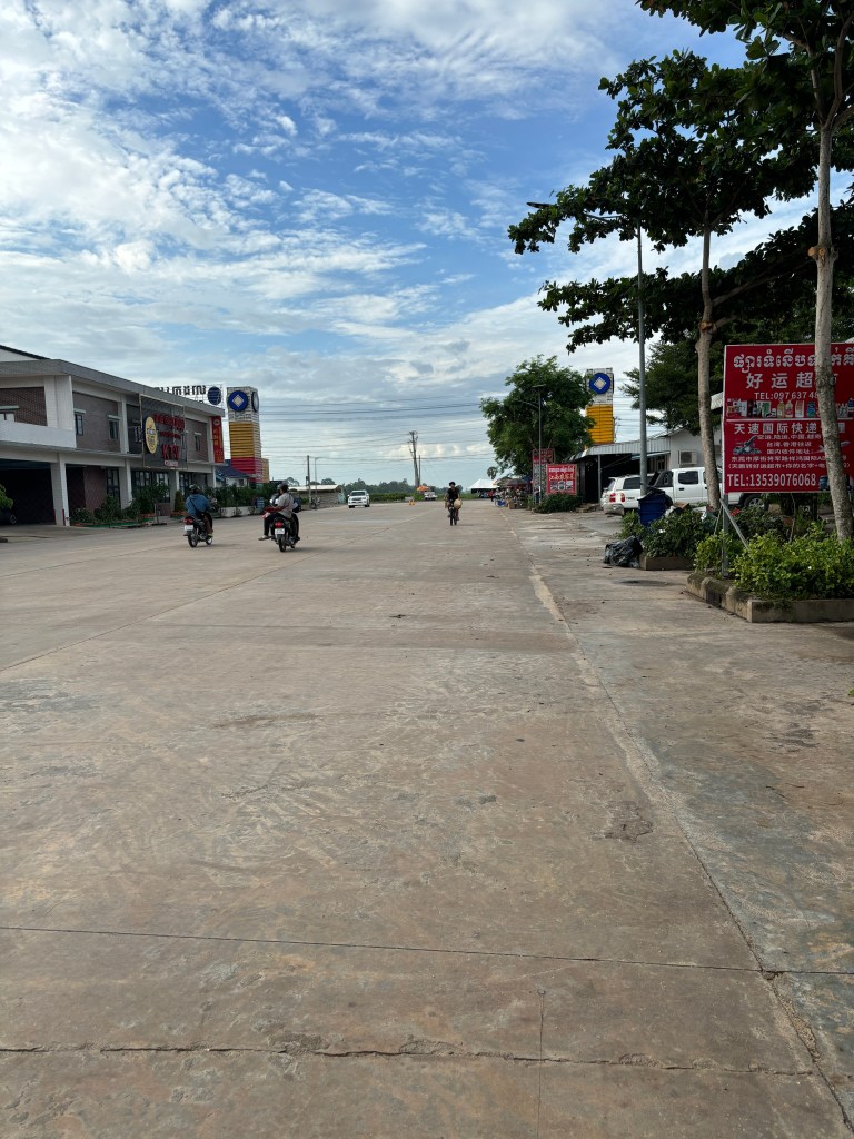 🇰🇭 The Bearded Stranger in Cambodia