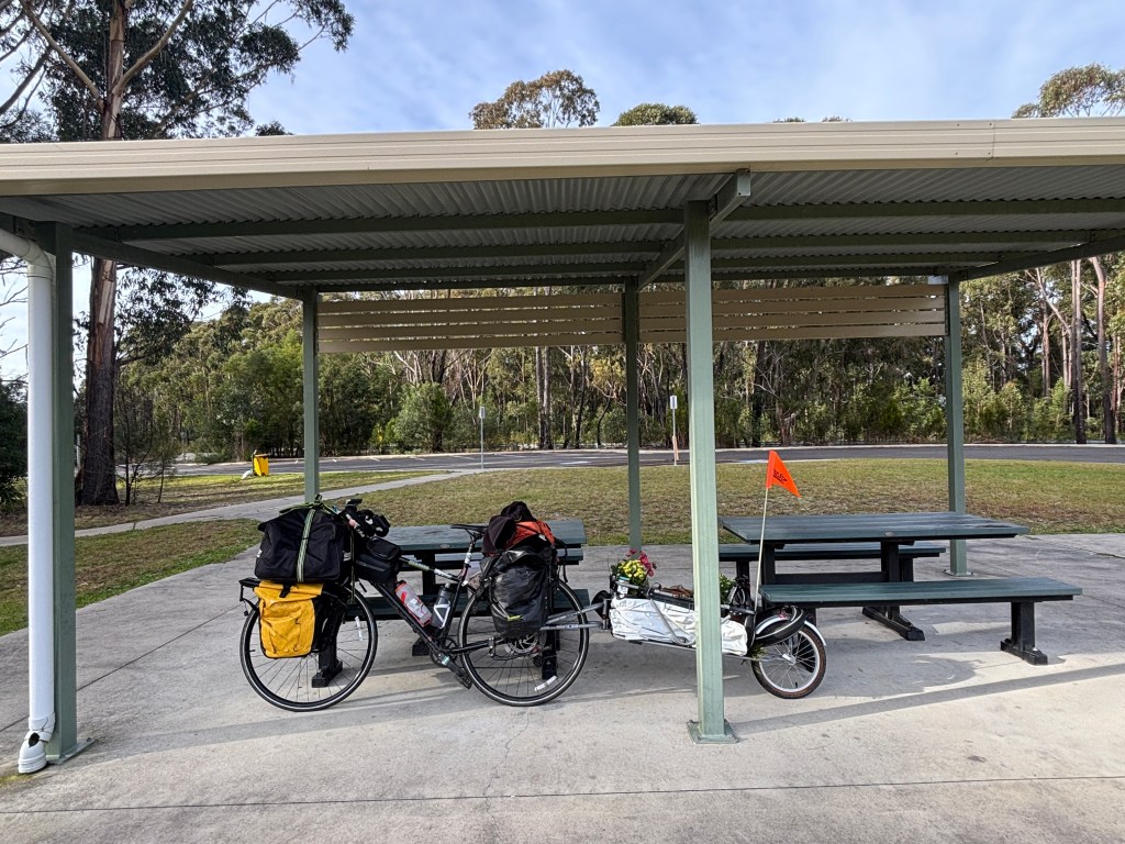 🇦🇺 Cycling Through Mountains and Silence: A Day Toward Genoa