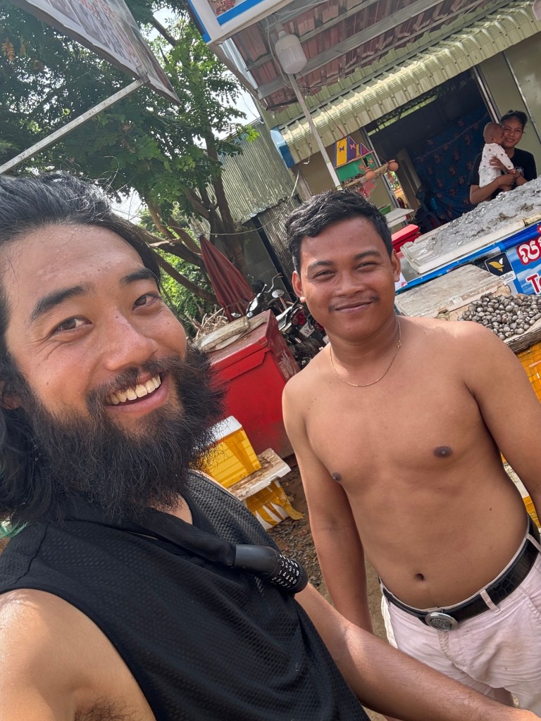 🇰🇭 A Rat on the Plate and a Smile on the Road to Siem Reap