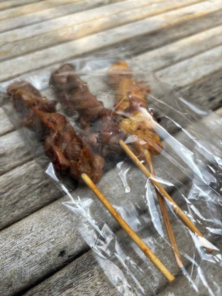 🇹🇭 Bangkok Life: From Grilled Chicken to Embarrassing Moments at a Shop